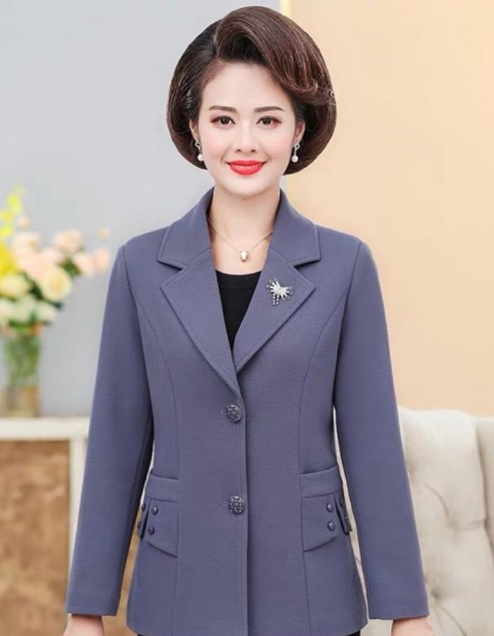 mẫu vest cho các chị em trung niên thể hiện được vẻ đẹp quý phái 