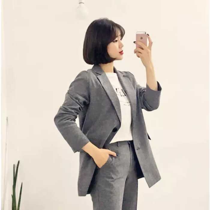Bộ outfit màu xám lịch sự, tạo phong cách chuyên nghiệp cho nàng