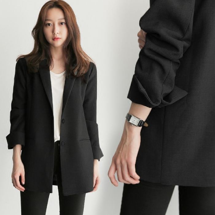 Suit đen trở thành item yêu thích của nhiều cô gái hiện đại ngày nay