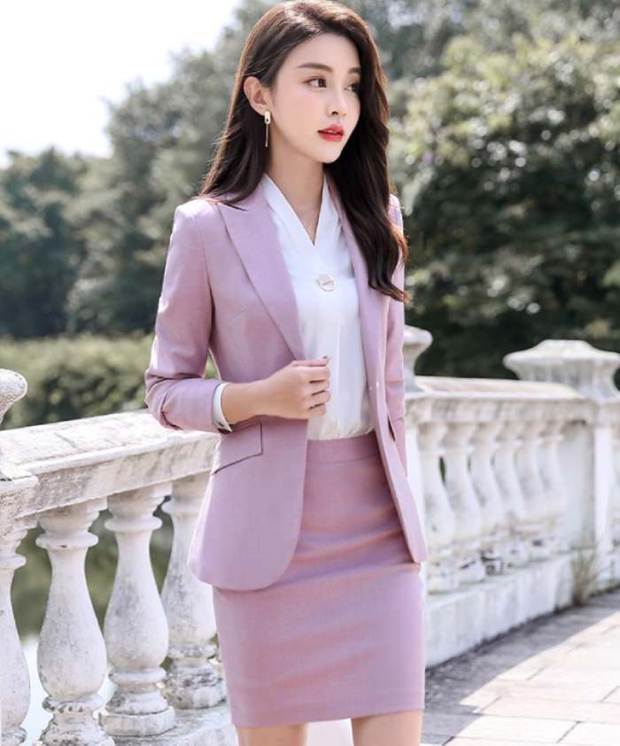 Mẫu suit màu tím trẻ trung được nhiều chị em yêu thích tại Shop Hải Anh